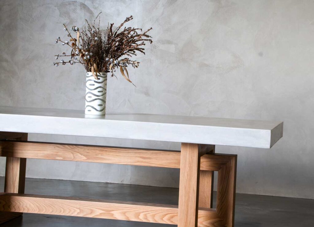 mesa-microcemento-y-madera-encke